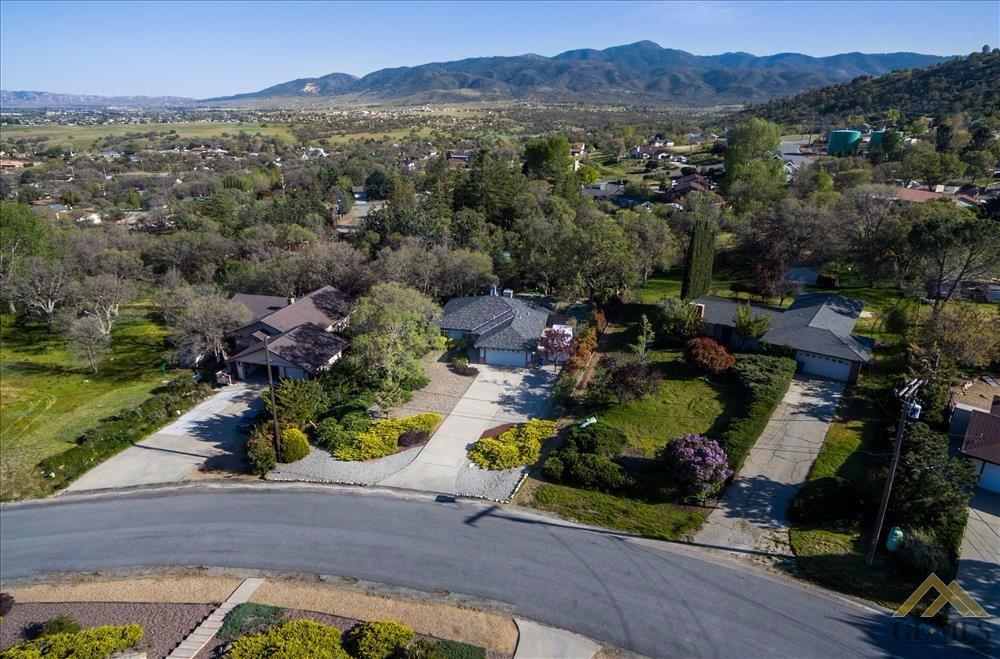 21508 Belmont Dr, Tehachapi, CA 93561 photo 2