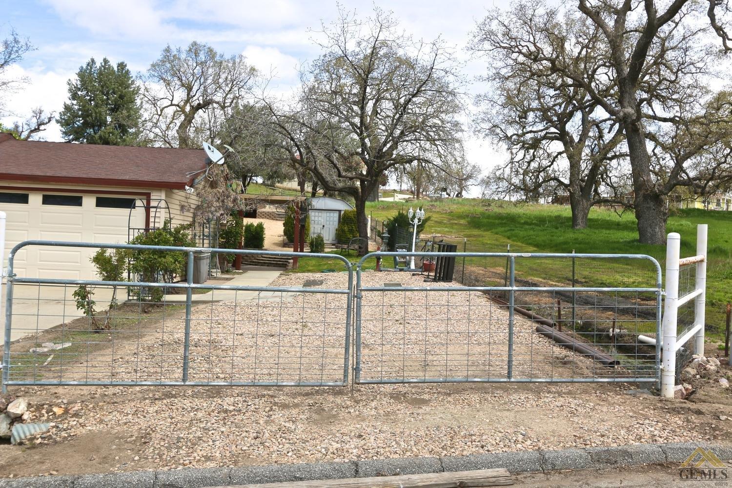 28601 Delaware Dr, Tehachapi, CA 93561 photo 4