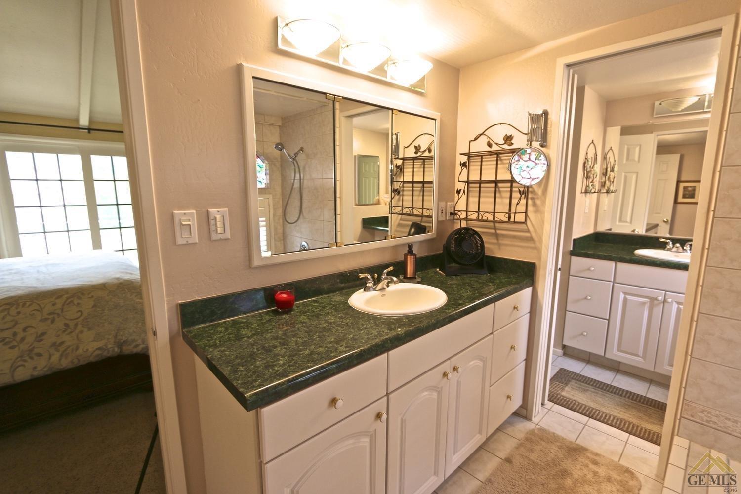 28601 Delaware Dr, Tehachapi, CA 93561 photo 17