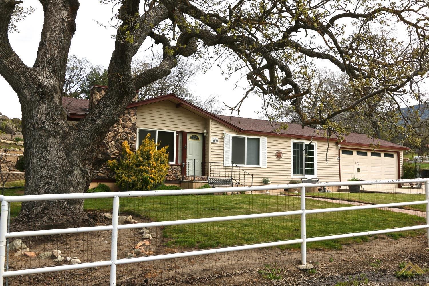 28601 Delaware Dr, Tehachapi, CA 93561 photo 1