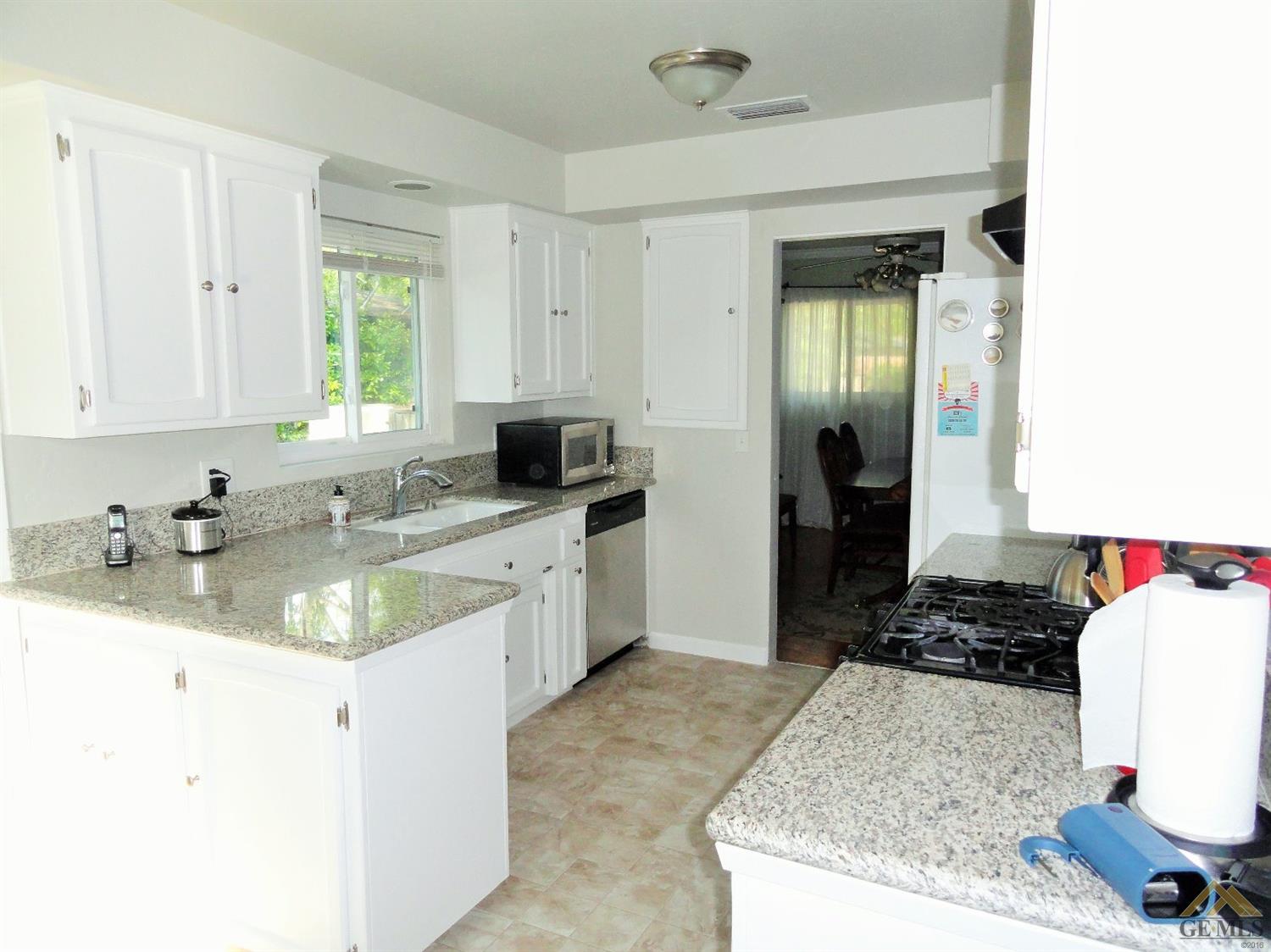 2533 Cedar St, Bakersfield, CA 93301 photo 9