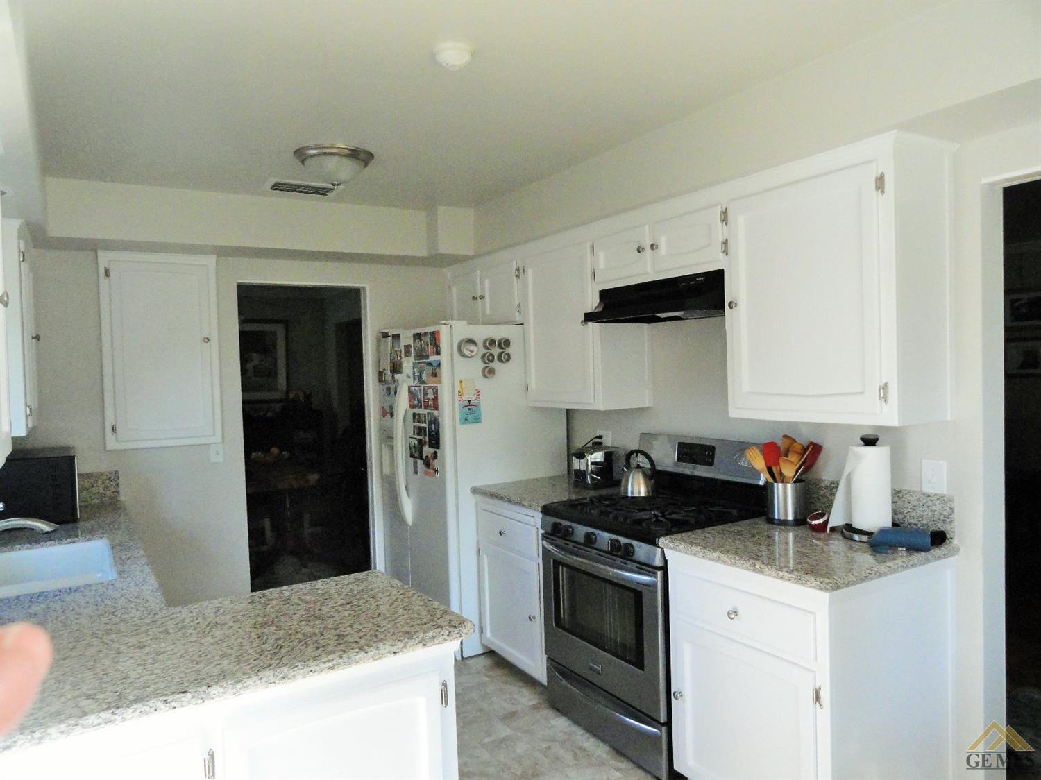 2533 Cedar St, Bakersfield, CA 93301 photo 8