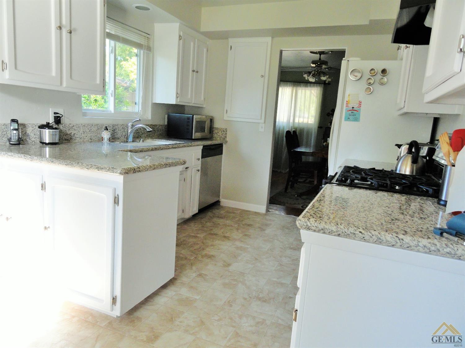 2533 Cedar St, Bakersfield, CA 93301 photo 23