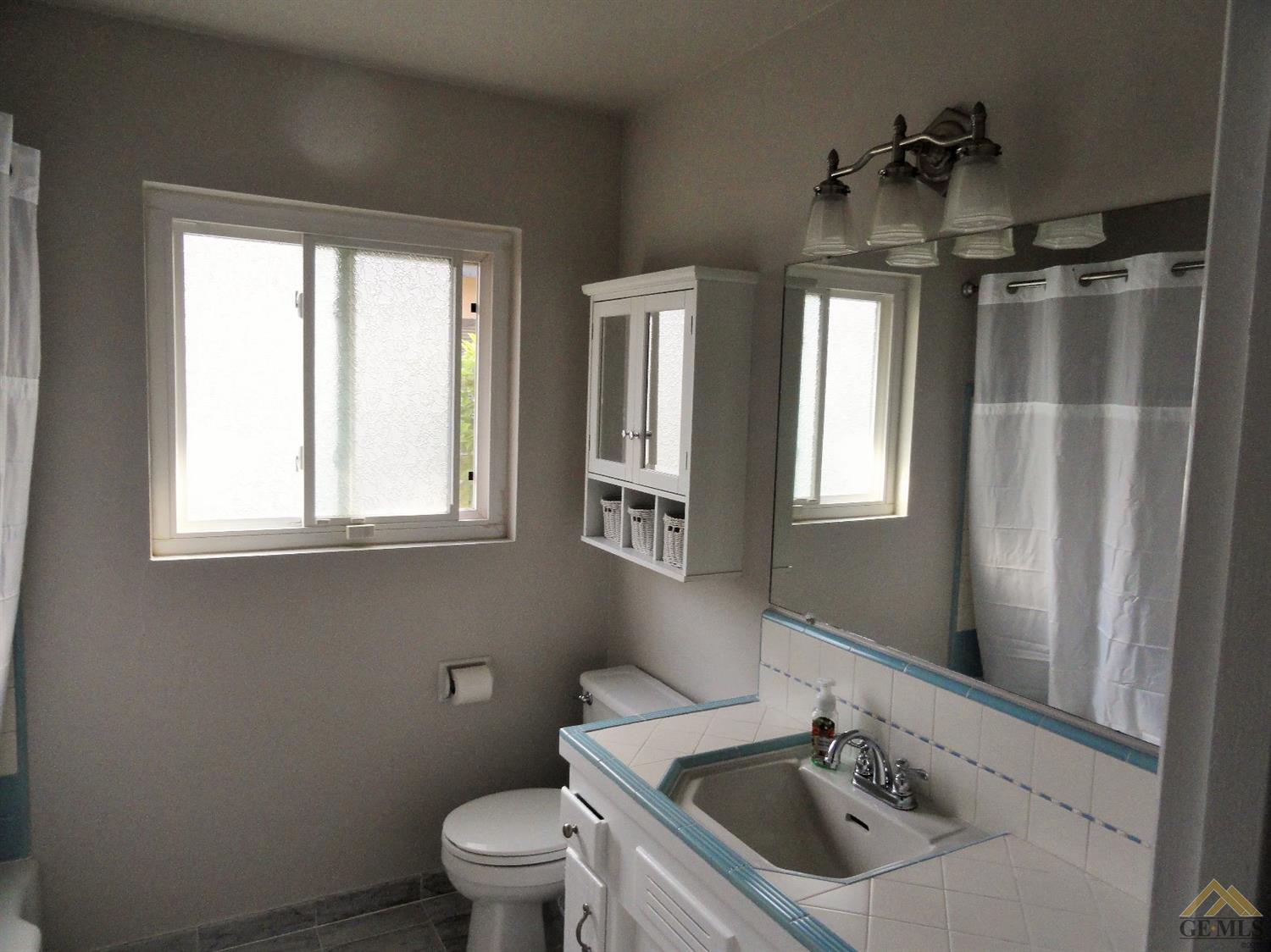 2533 Cedar St, Bakersfield, CA 93301 photo 11