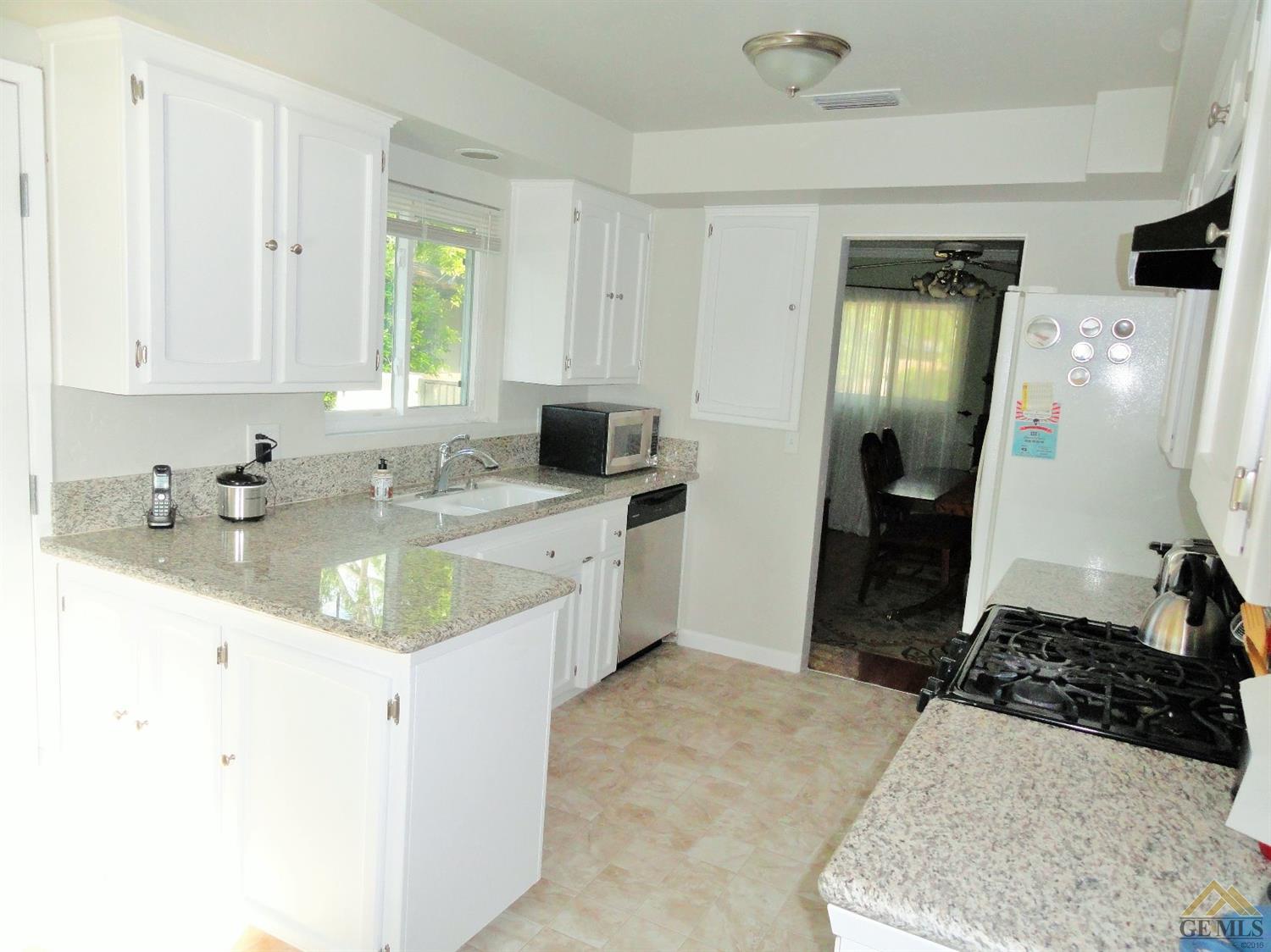2533 Cedar St, Bakersfield, CA 93301 photo 4
