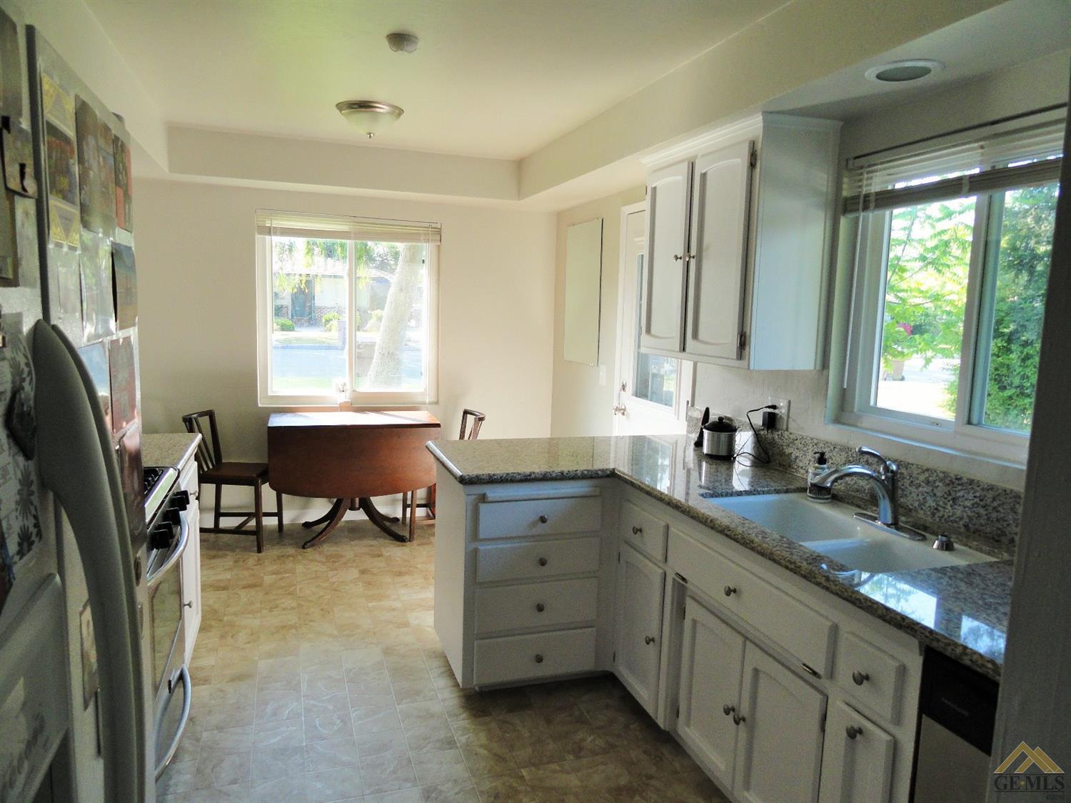 2533 Cedar St, Bakersfield, CA 93301 photo 5