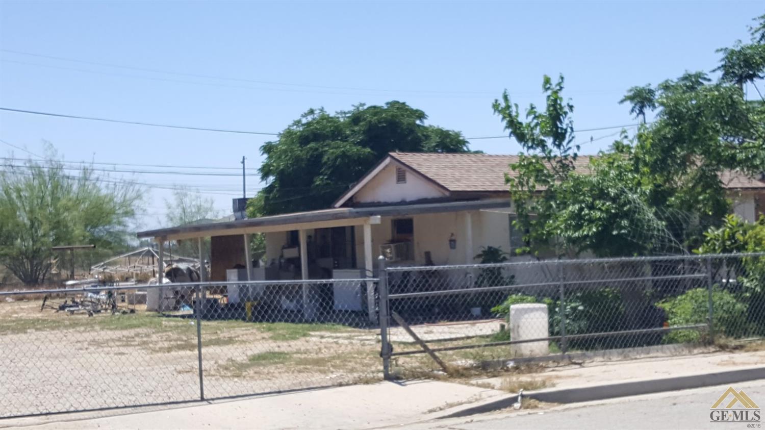 2003 Padre St, Bakersfield, CA 93307 photo 1