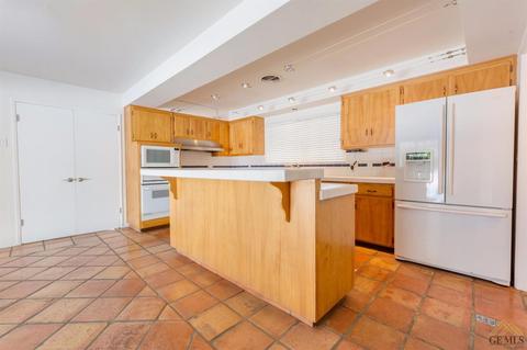 5243 Montecito Dr, Bakersfield, CA 93306 photo 9