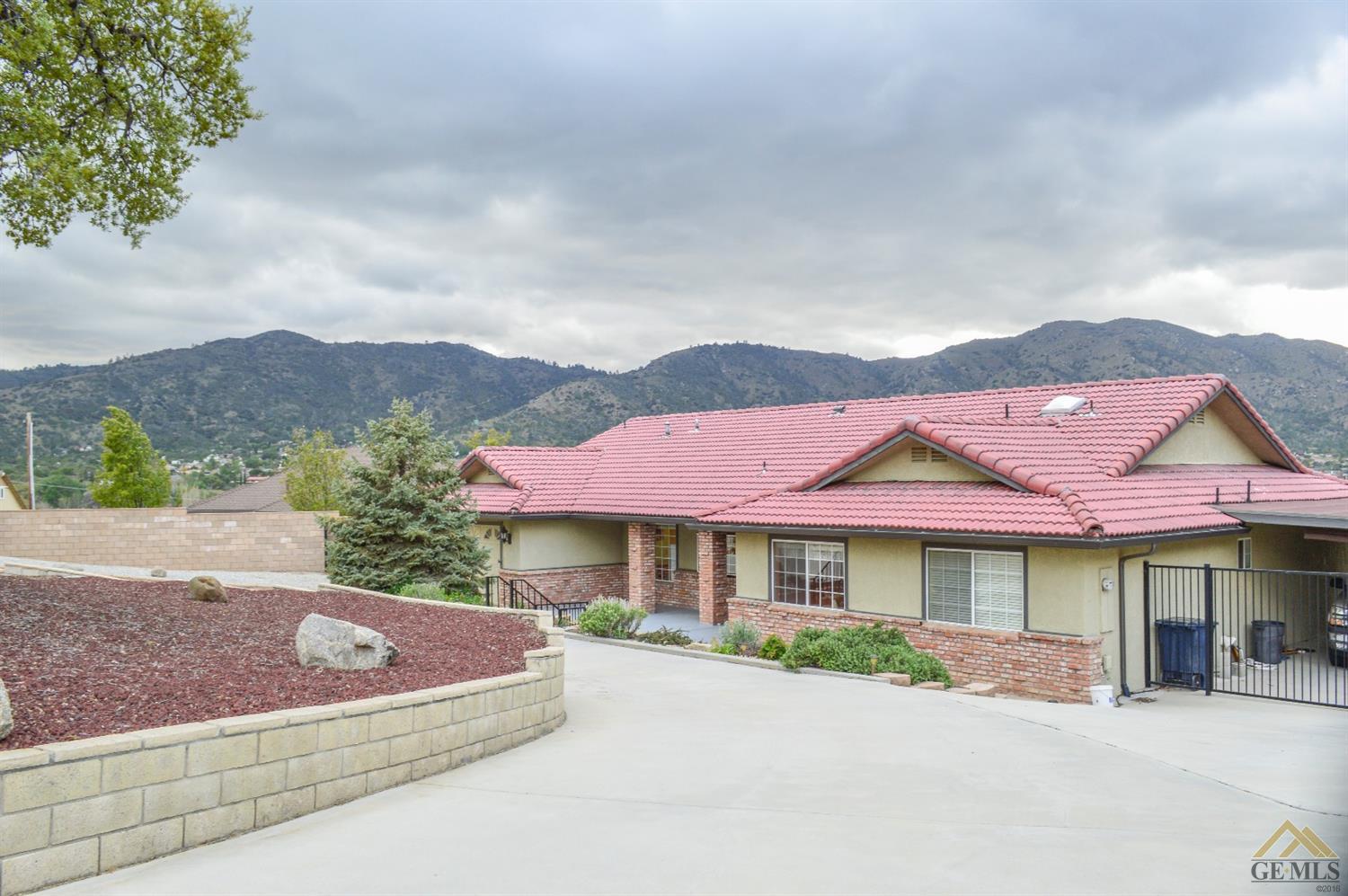 20401 Clubview Ct, Tehachapi, CA 93561 photo 4