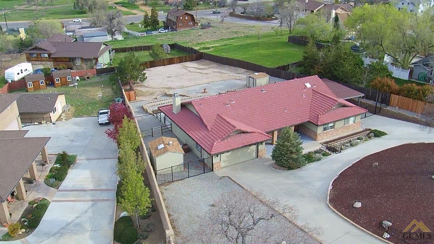 20401 Clubview Ct, Tehachapi, CA 93561 photo 6