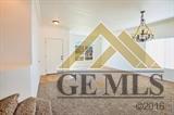 825 Green St, Tehachapi, CA 93561 photo 2
