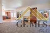 825 Green St, Tehachapi, CA 93561 photo 3