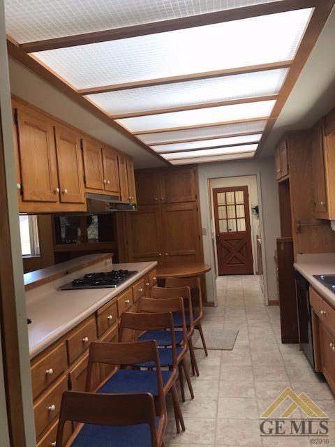 24440 Oaktree Ct, Tehachapi, CA 93561 photo 5