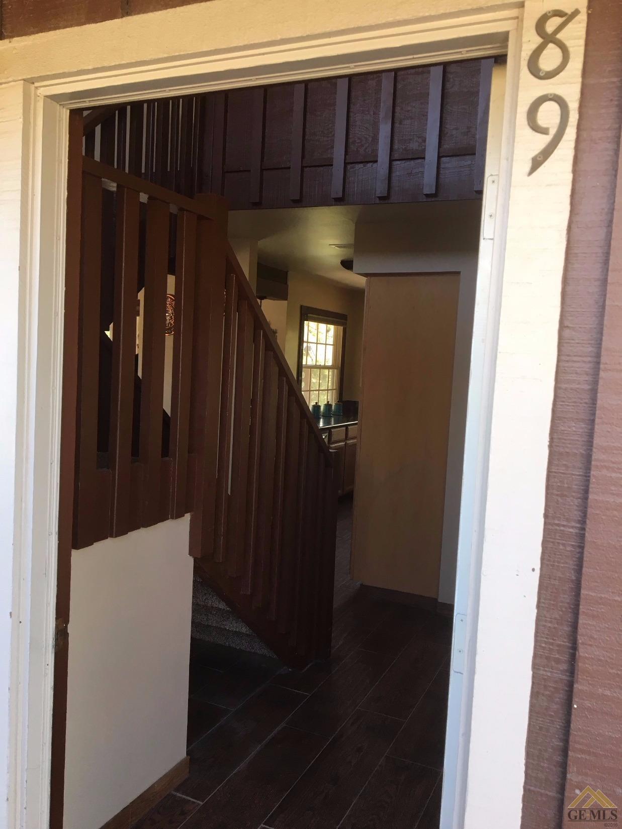 89 Meadow Lakes Dr, Tehachapi, CA 93561 photo 3