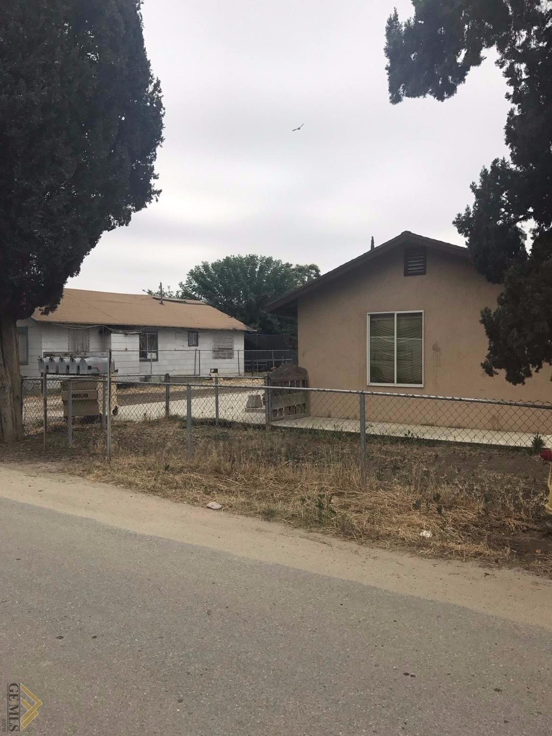 445 Klassen St, Shafter, CA 93263 photo 4