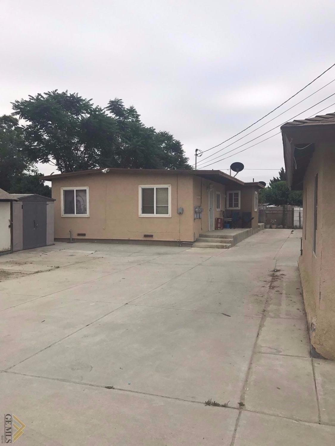 445 Klassen St, Shafter, CA 93263 photo 2