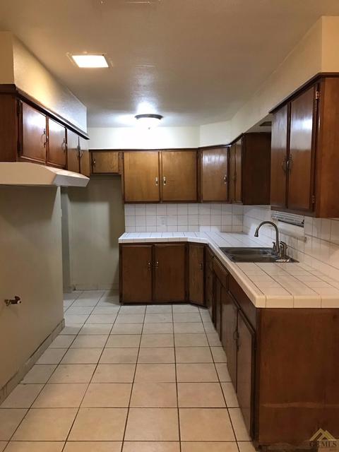 601 Harrison St, Taft, CA 93268 photo 4