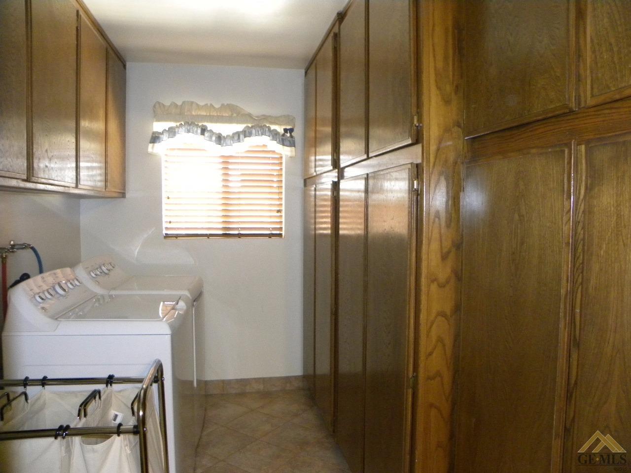 9028 Thurber Ln, Bakersfield, CA 93311 photo 4