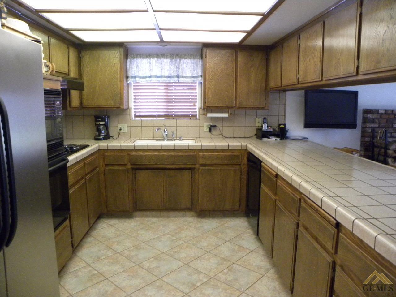 9028 Thurber Ln, Bakersfield, CA 93311 photo 3
