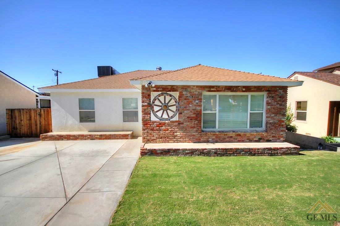 212 E Lucard St, Taft, CA 93268 photo 1