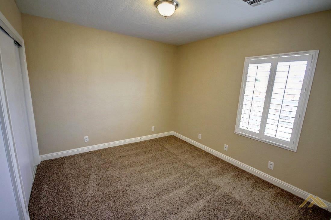 212 E Lucard St, Taft, CA 93268 photo 15