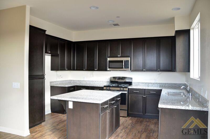 1113 Alder Ave, Tehachapi, CA 93561 photo 2