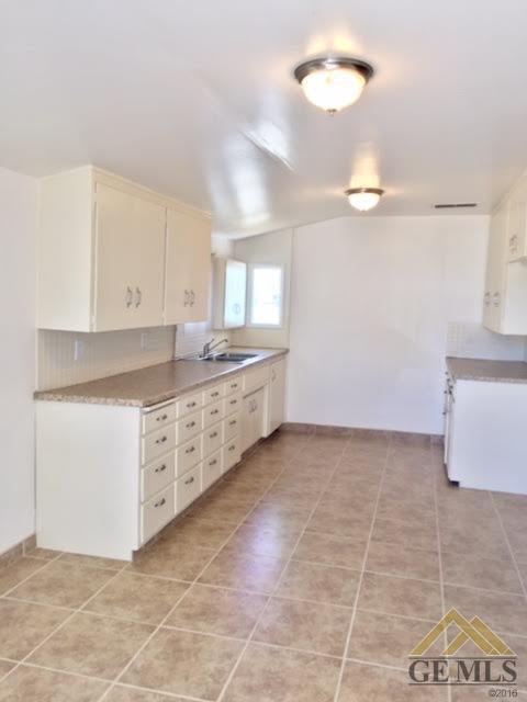 246 Palm Ave, Wasco, CA 93280 photo 5