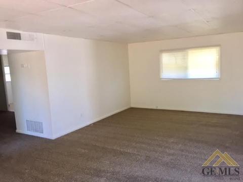 246 Palm Ave, Wasco, CA 93280 photo 3