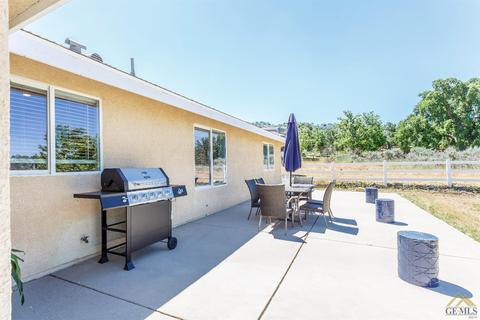 18041 Bowie St, Tehachapi, CA 93561 photo 26