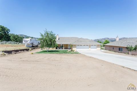 18041 Bowie St, Tehachapi, CA 93561 photo 3