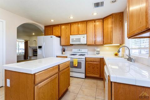 18041 Bowie St, Tehachapi, CA 93561 photo 10