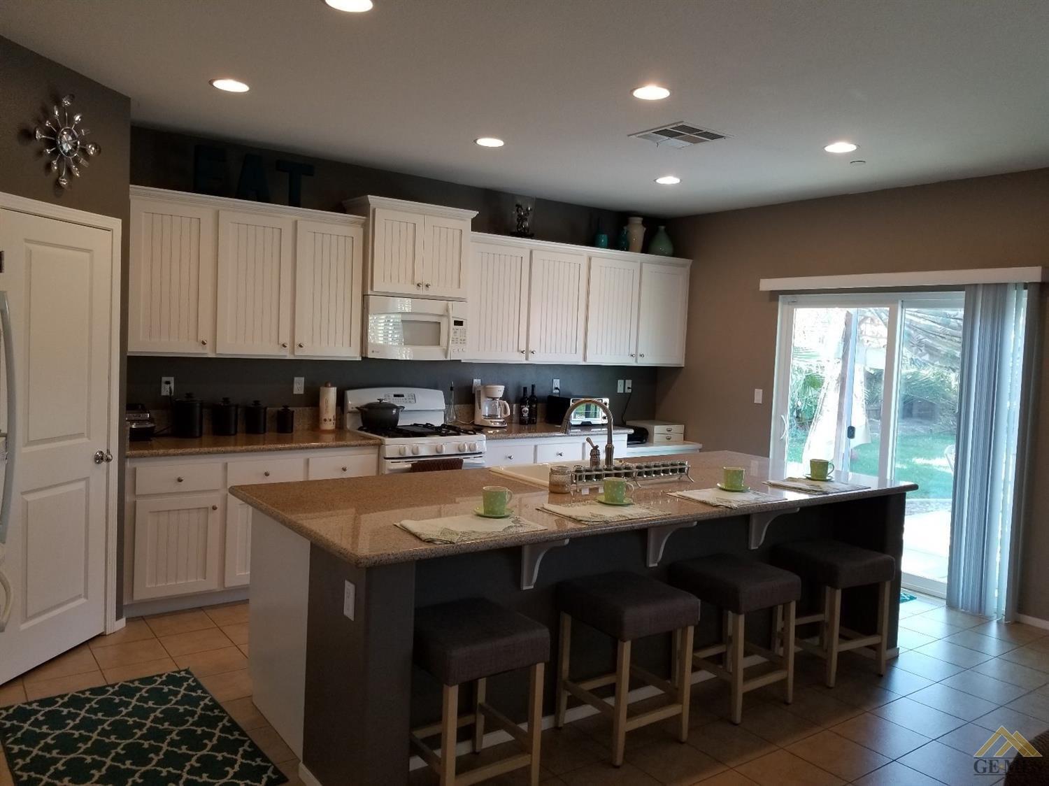 4806 Basque St, Bakersfield, CA 93313 photo 1