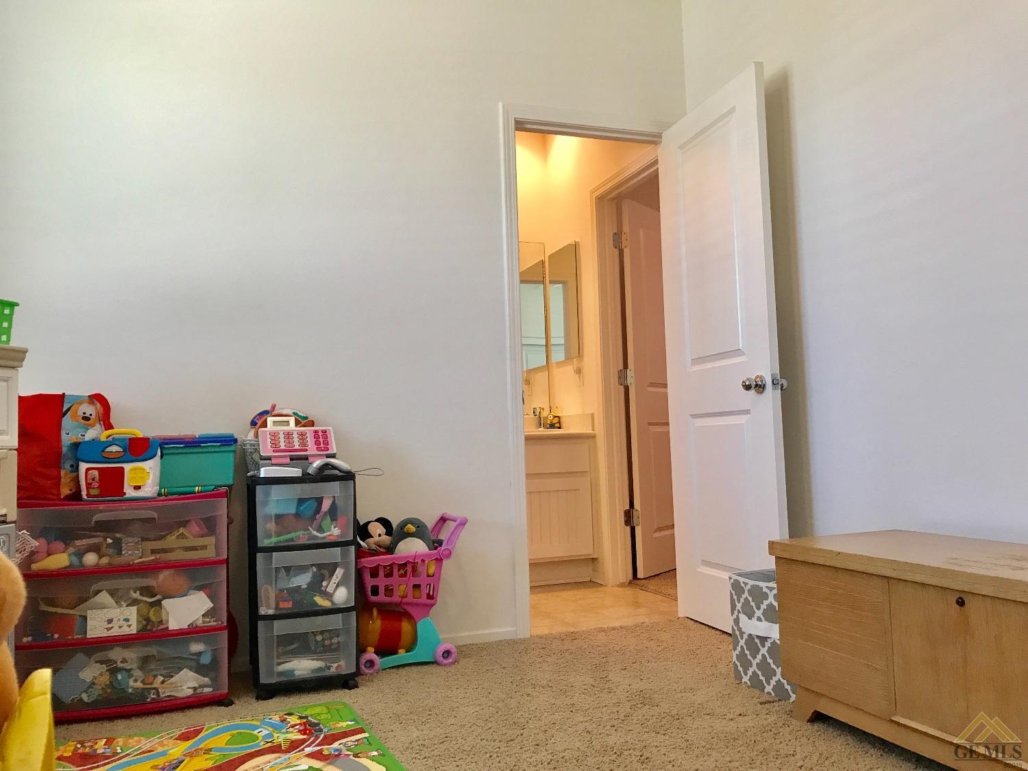 4806 Basque St, Bakersfield, CA 93313 photo 12