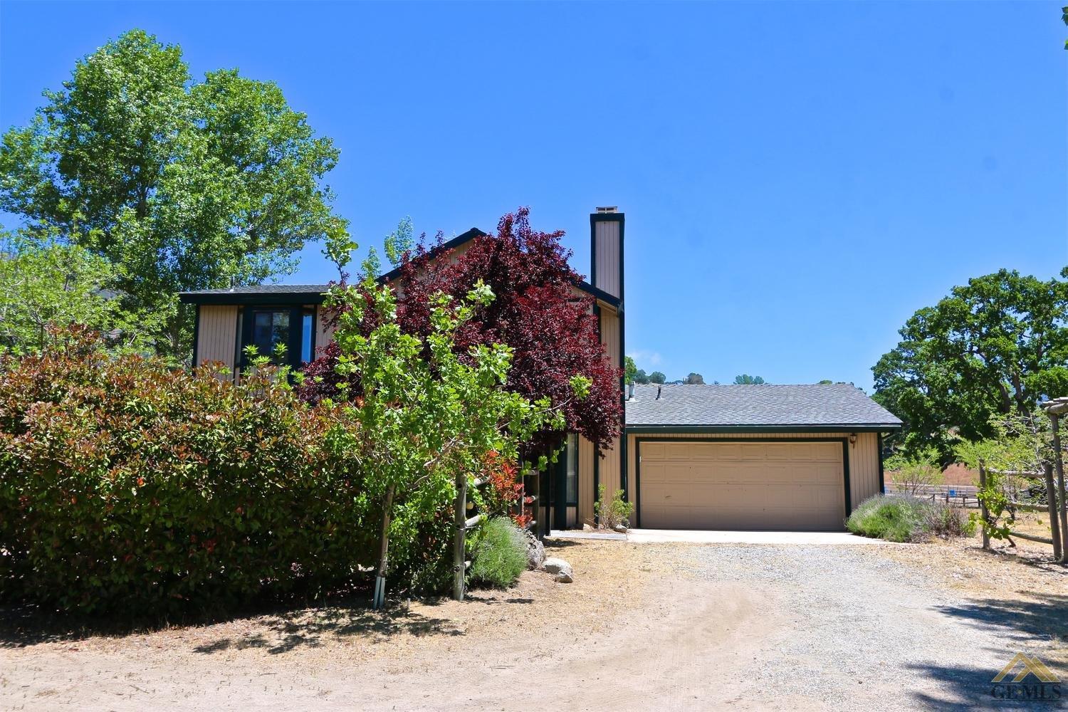 24180 San Juan Dr, Tehachapi, CA 93561 photo 2