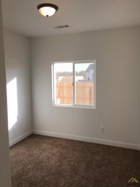 5500 Sawgrass Ct, Wasco, CA 93280 photo 8