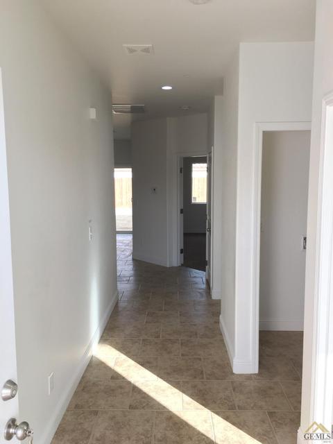 5500 Sawgrass Ct, Wasco, CA 93280 photo 4