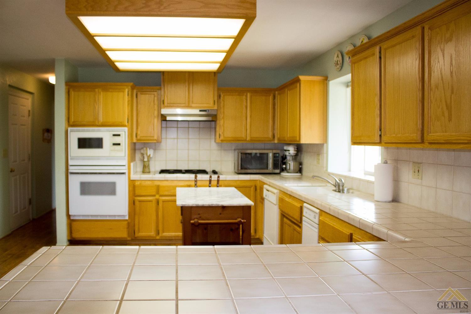 23921 San Juan Dr, Tehachapi, CA 93561 photo 5