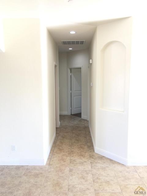 470 Pebble Beach Way, Wasco, CA 93280 photo 4