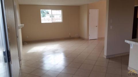6512 Pine View Dr, Bakersfield, CA 93307 photo 5