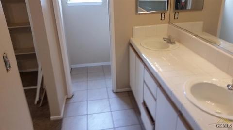 6512 Pine View Dr, Bakersfield, CA 93307 photo 11