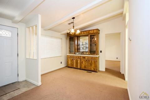708 Willow Dr, Bakersfield, CA 93308 photo 5