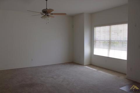 2104 Boyington Way, Bakersfield, CA 93301 photo 2