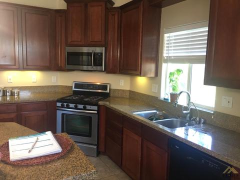 2806 Rising Mist Ln, Bakersfield, CA 93313 photo 6