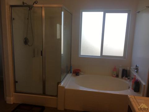 2806 Rising Mist Ln, Bakersfield, CA 93313 photo 12