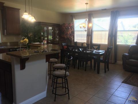 2806 Rising Mist Ln, Bakersfield, CA 93313 photo 14