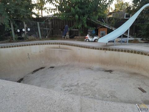 8808 Jeffry Ave, Lamont, CA 93241 photo 6