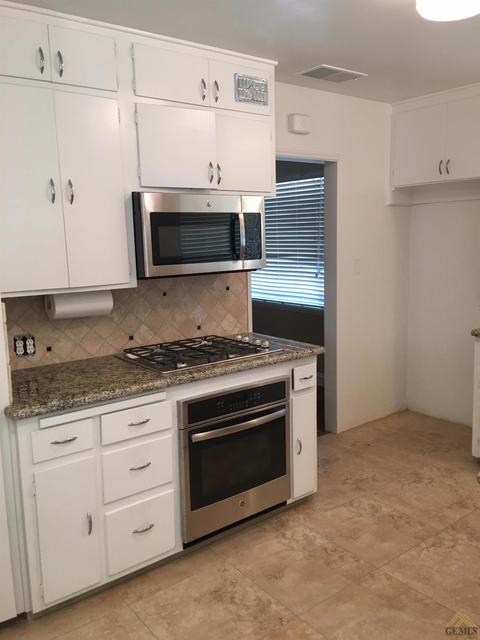 2425 Spruce St, Bakersfield, CA 93301 photo 5