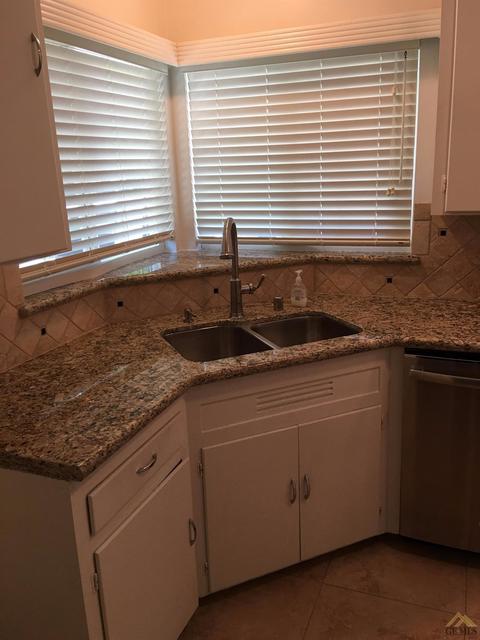 2425 Spruce St, Bakersfield, CA 93301 photo 6