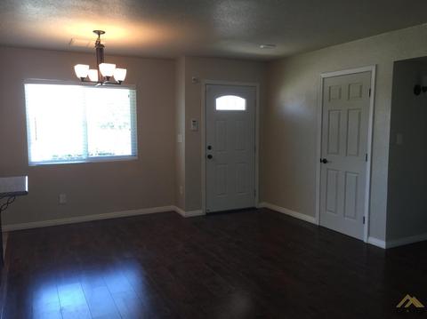 523 Harrison St, Taft, CA 93268 photo 8