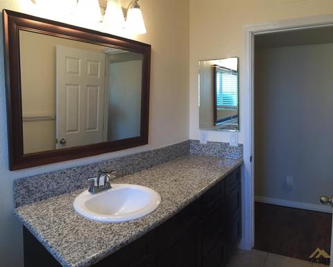 523 Harrison St, Taft, CA 93268 photo 17